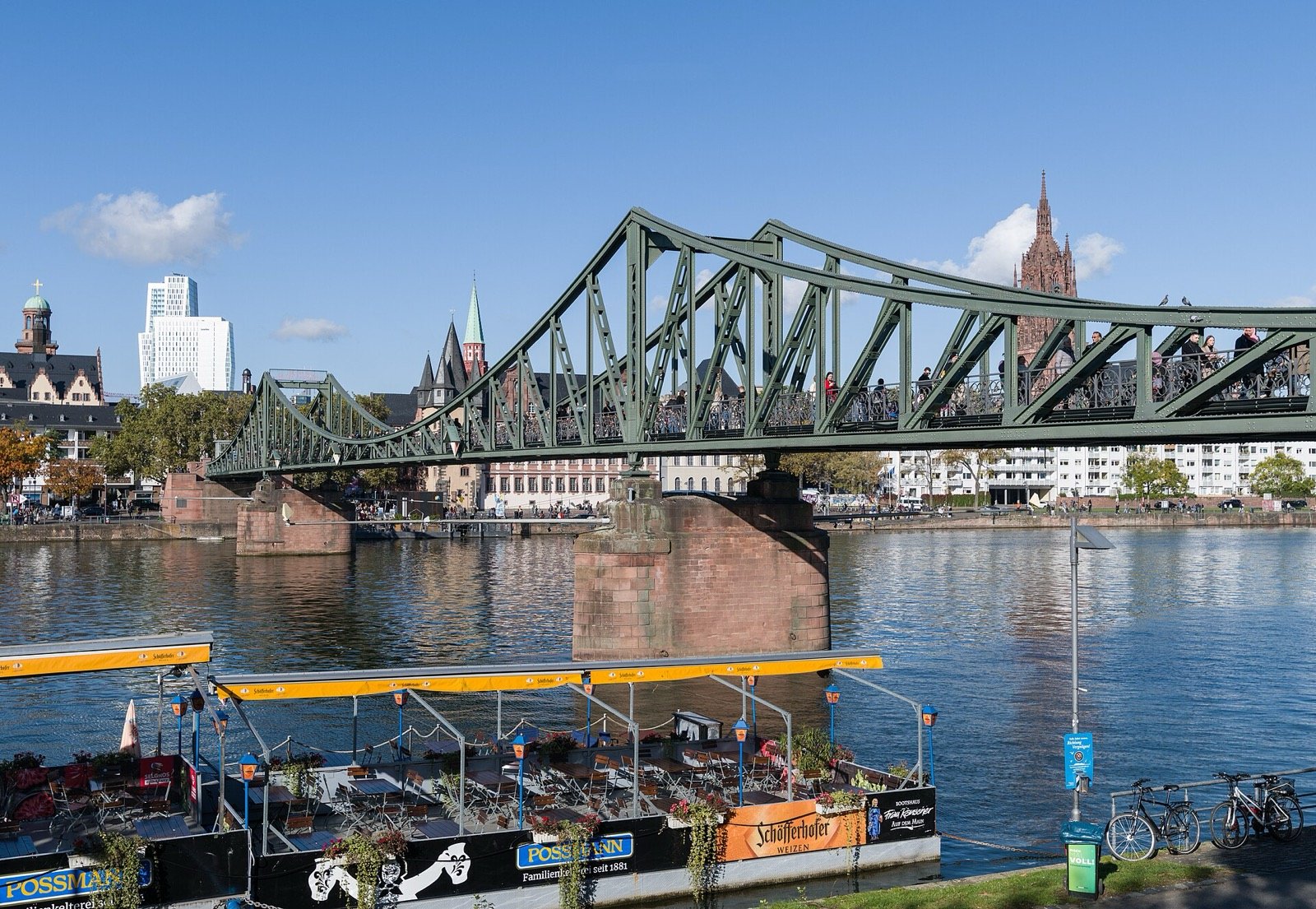 橫跨美茵河的 Eiserner Steg 鐵橋